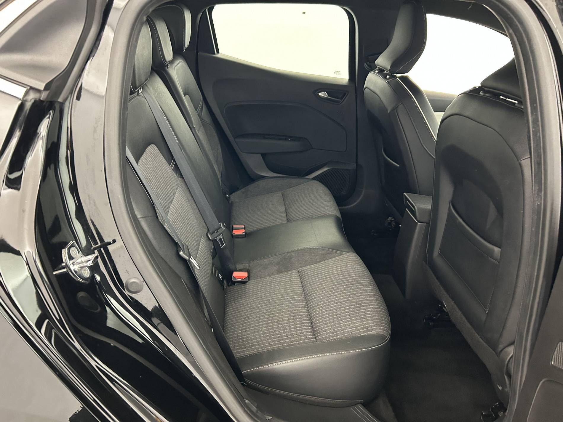 Vente en ligne Renault Clio 5 Clio TCe 90 - 21N au prix de 16 990 €