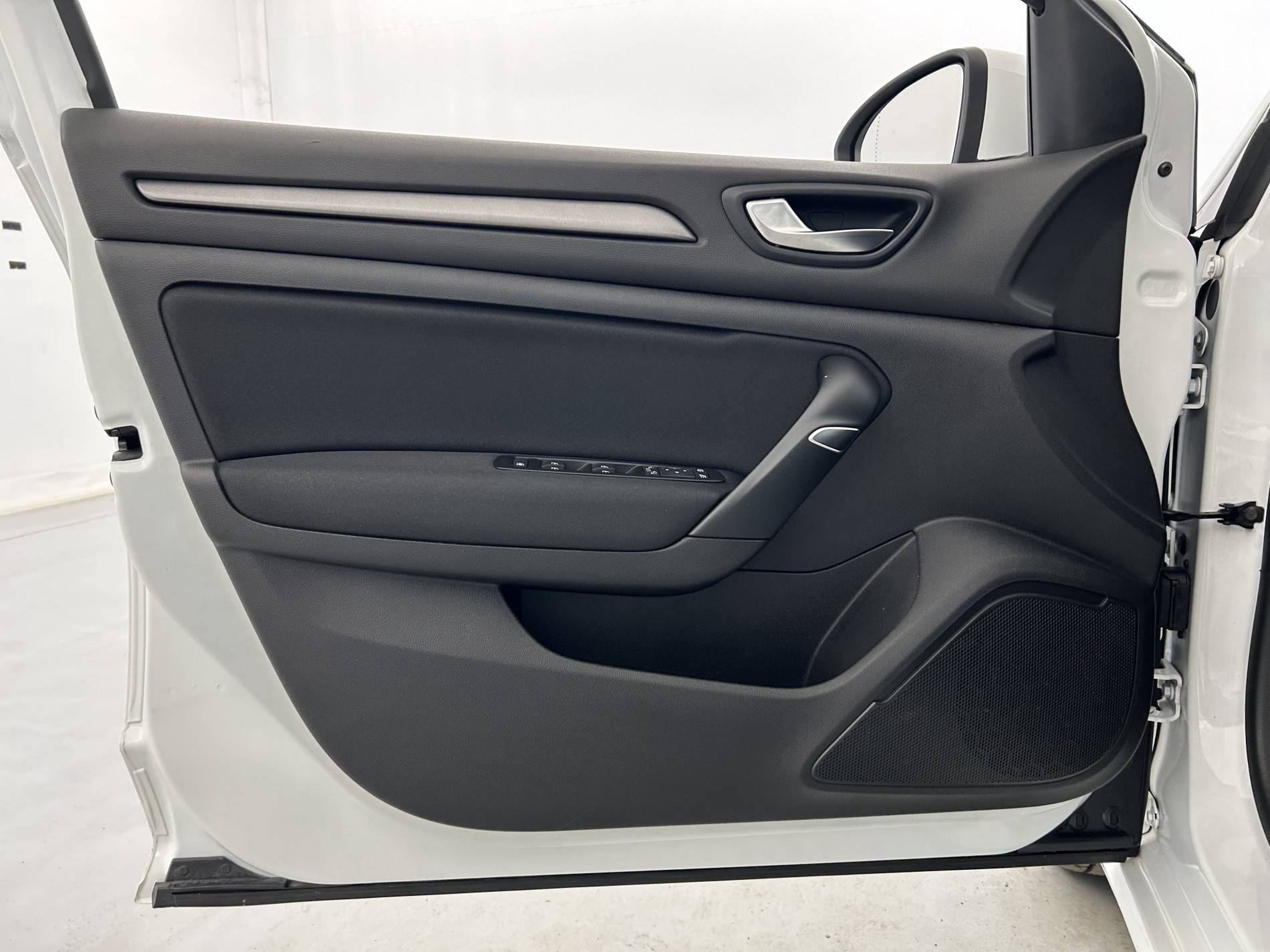 Vente en ligne Renault Megane 4 Estate Mégane IV Estate E-TECH Plug-In Hybride 160 au prix de 16 290 €