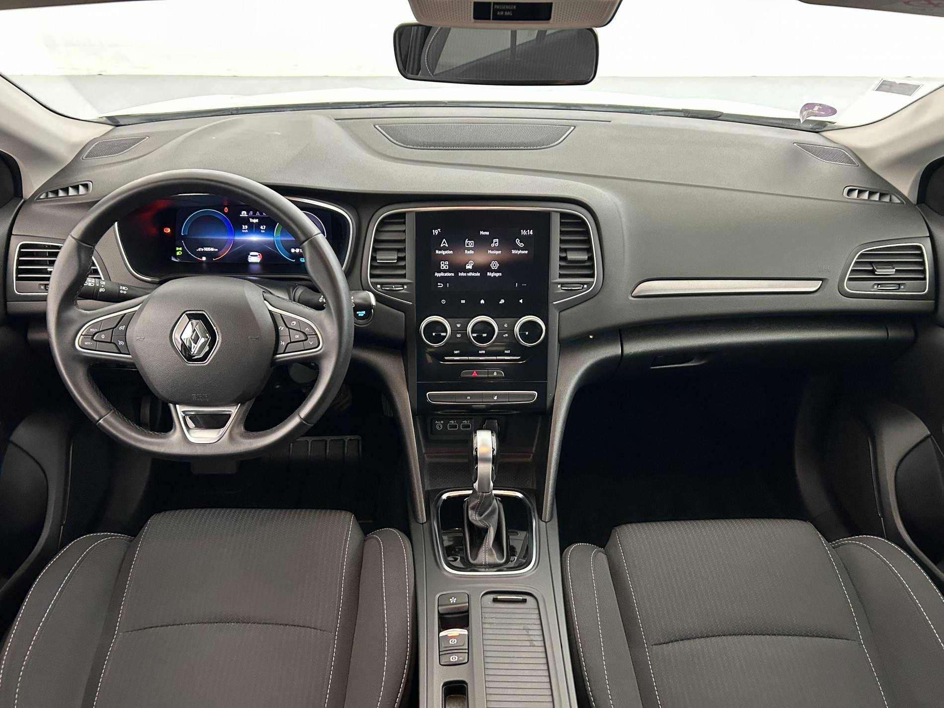 Vente en ligne Renault Megane 4 Estate Mégane IV Estate E-TECH Plug-In Hybride 160 au prix de 16 290 €