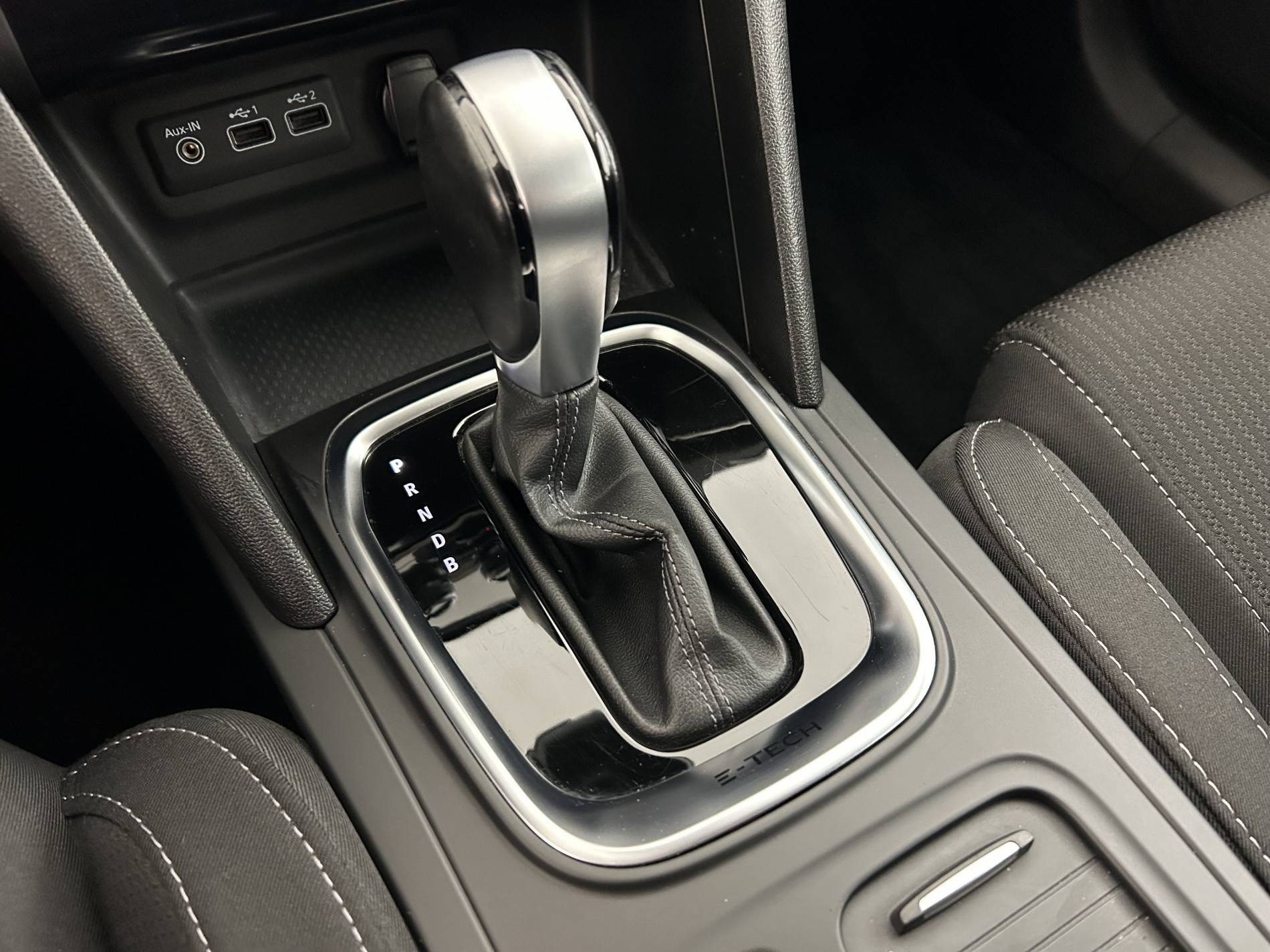 Vente en ligne Renault Megane 4 Estate Mégane IV Estate E-TECH Plug-In Hybride 160 au prix de 16 290 €