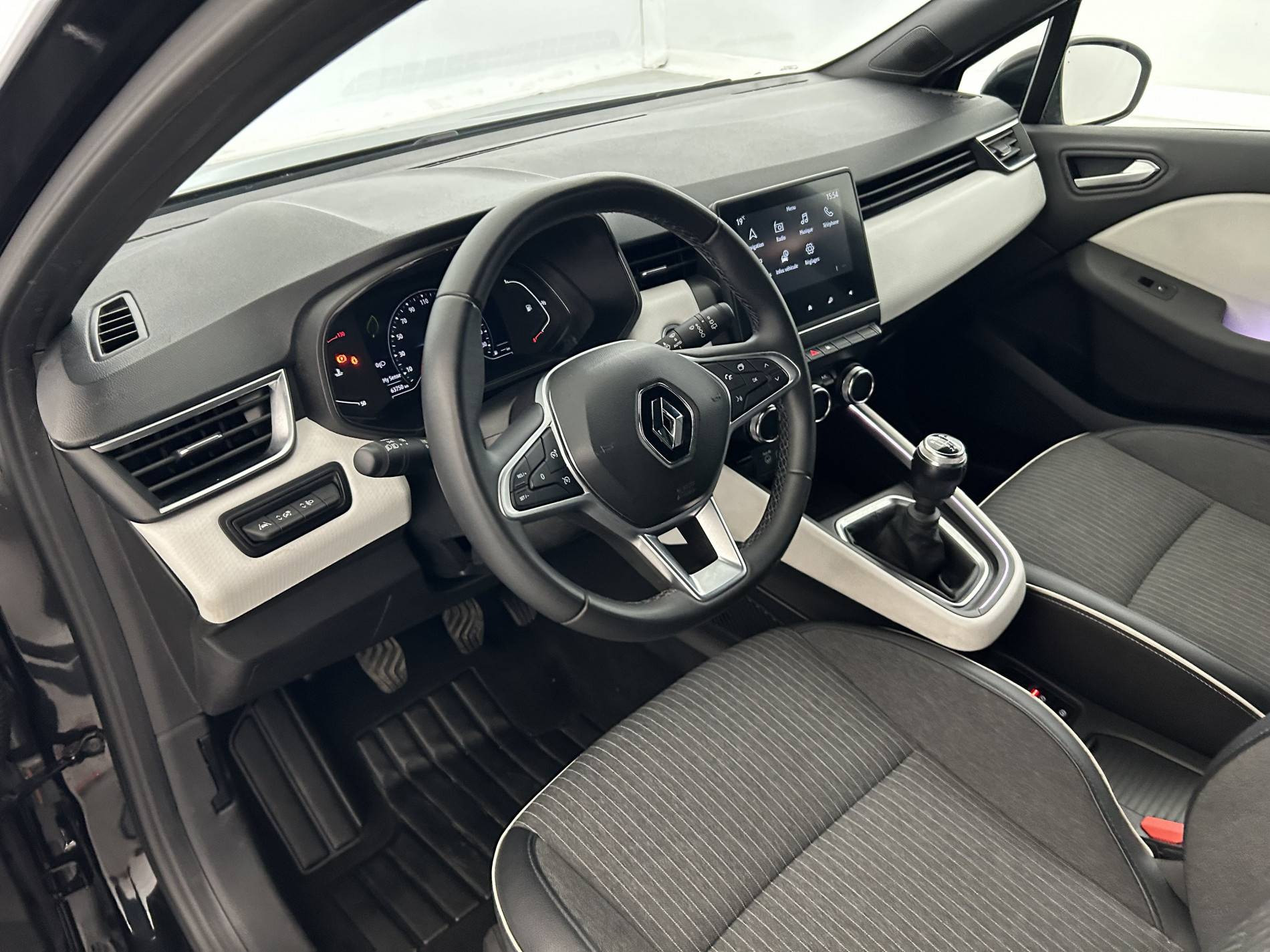 Vente en ligne Renault Clio 5 Clio TCe 90 - 21N au prix de 16 990 €