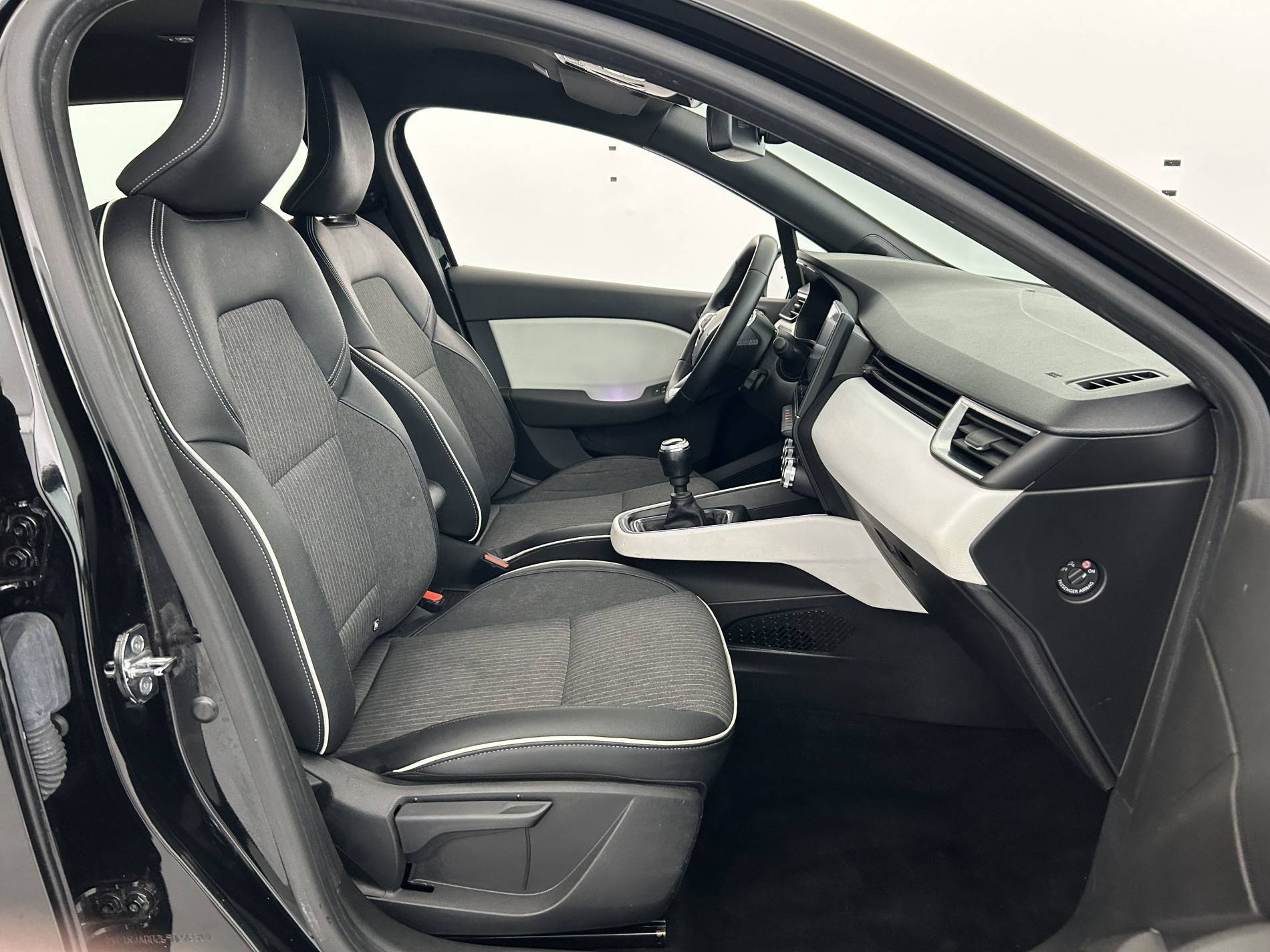 Vente en ligne Renault Clio 5 Clio TCe 90 - 21N au prix de 16 990 €