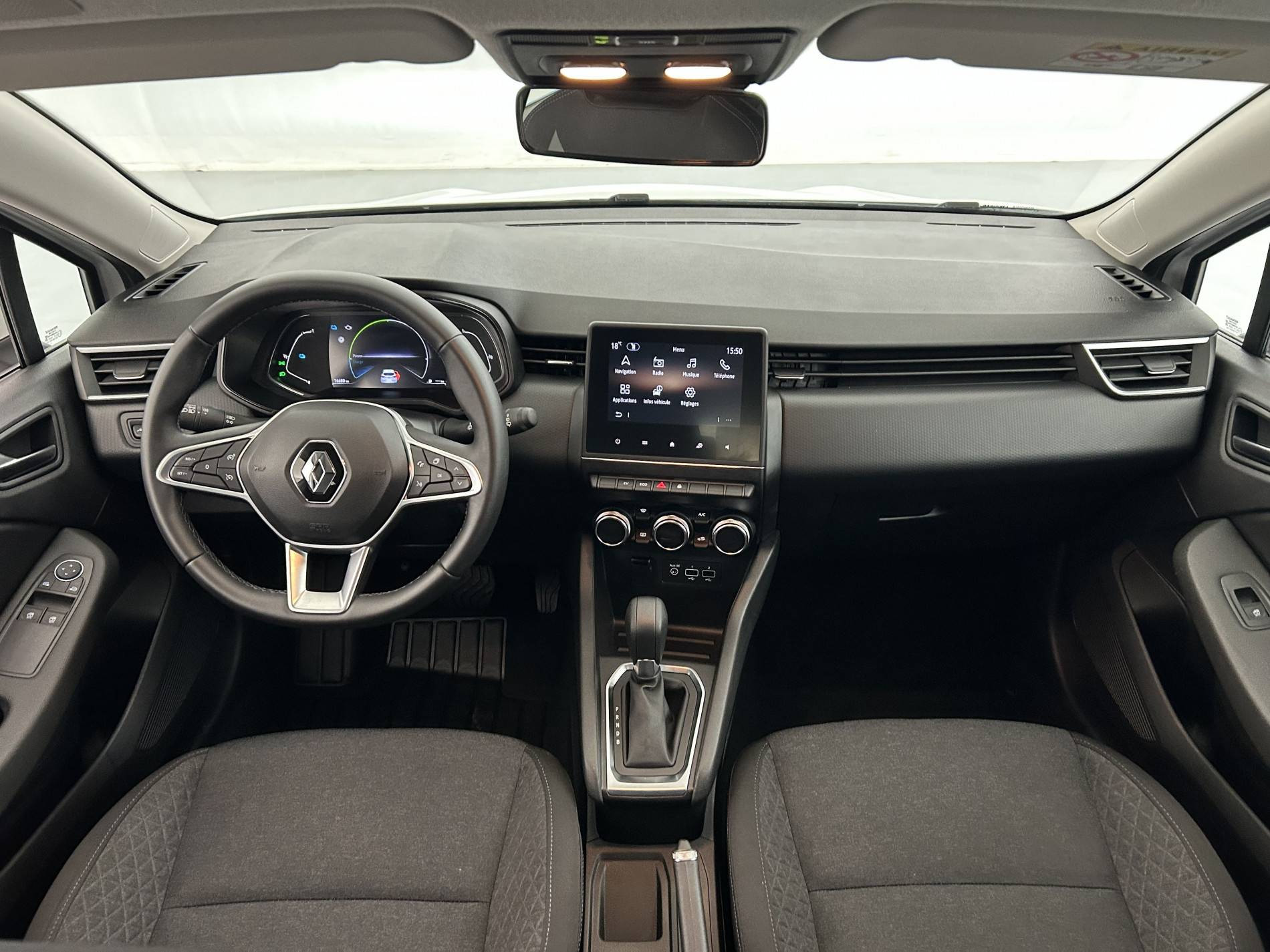 Vente en ligne Renault Clio 5 Clio E-Tech 140 - 21N au prix de 16 990 €