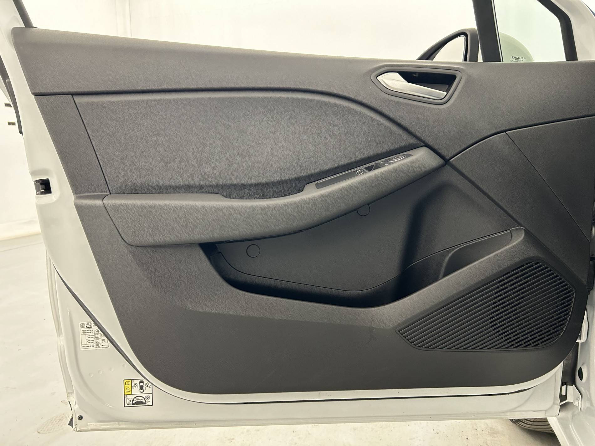 Vente en ligne Renault Clio 5 Clio E-Tech 140 - 21N au prix de 16 990 €