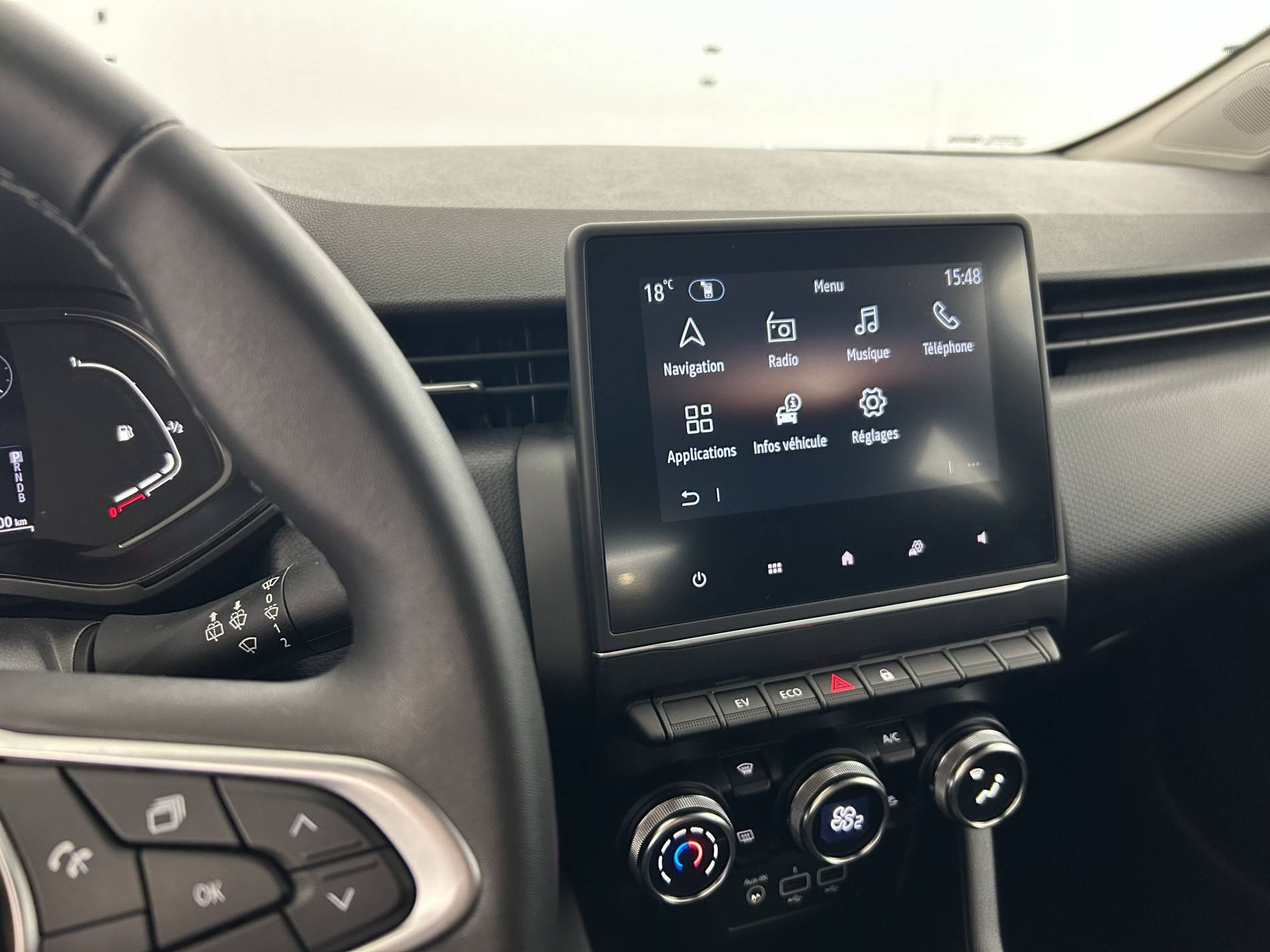 Vente en ligne Renault Clio 5 Clio E-Tech 140 - 21N au prix de 16 990 €