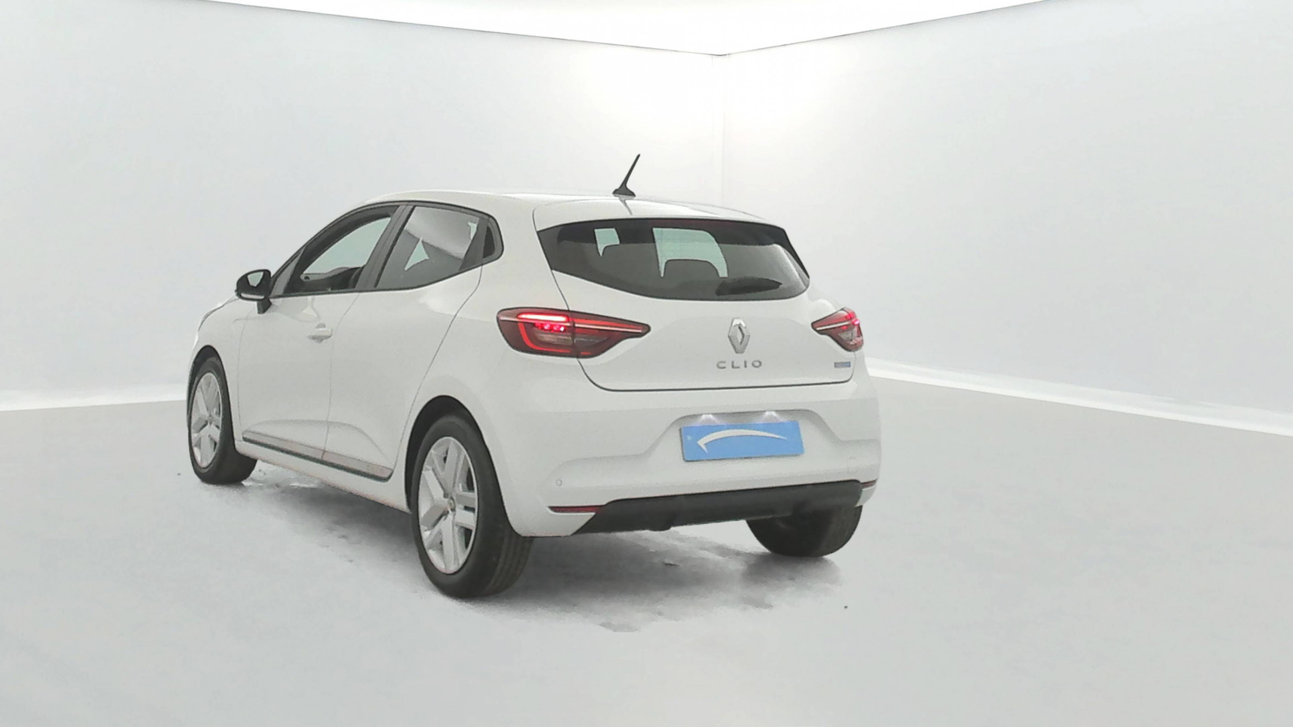 Vente en ligne Renault Clio 5 Clio E-Tech 140 - 21N au prix de 16 990 €