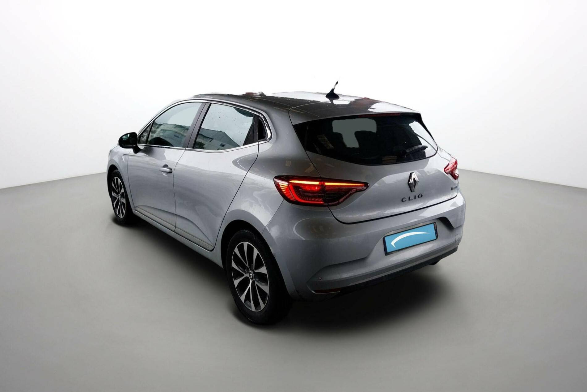 Vente en ligne Renault Clio 5 Clio E-Tech 140 - 21N au prix de 17 690 €