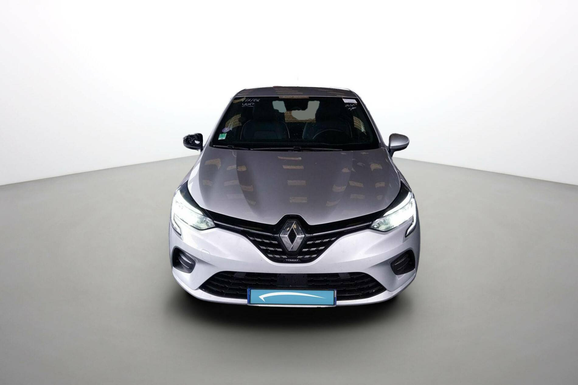 Vente en ligne Renault Clio 5 Clio E-Tech 140 - 21N au prix de 17 690 €