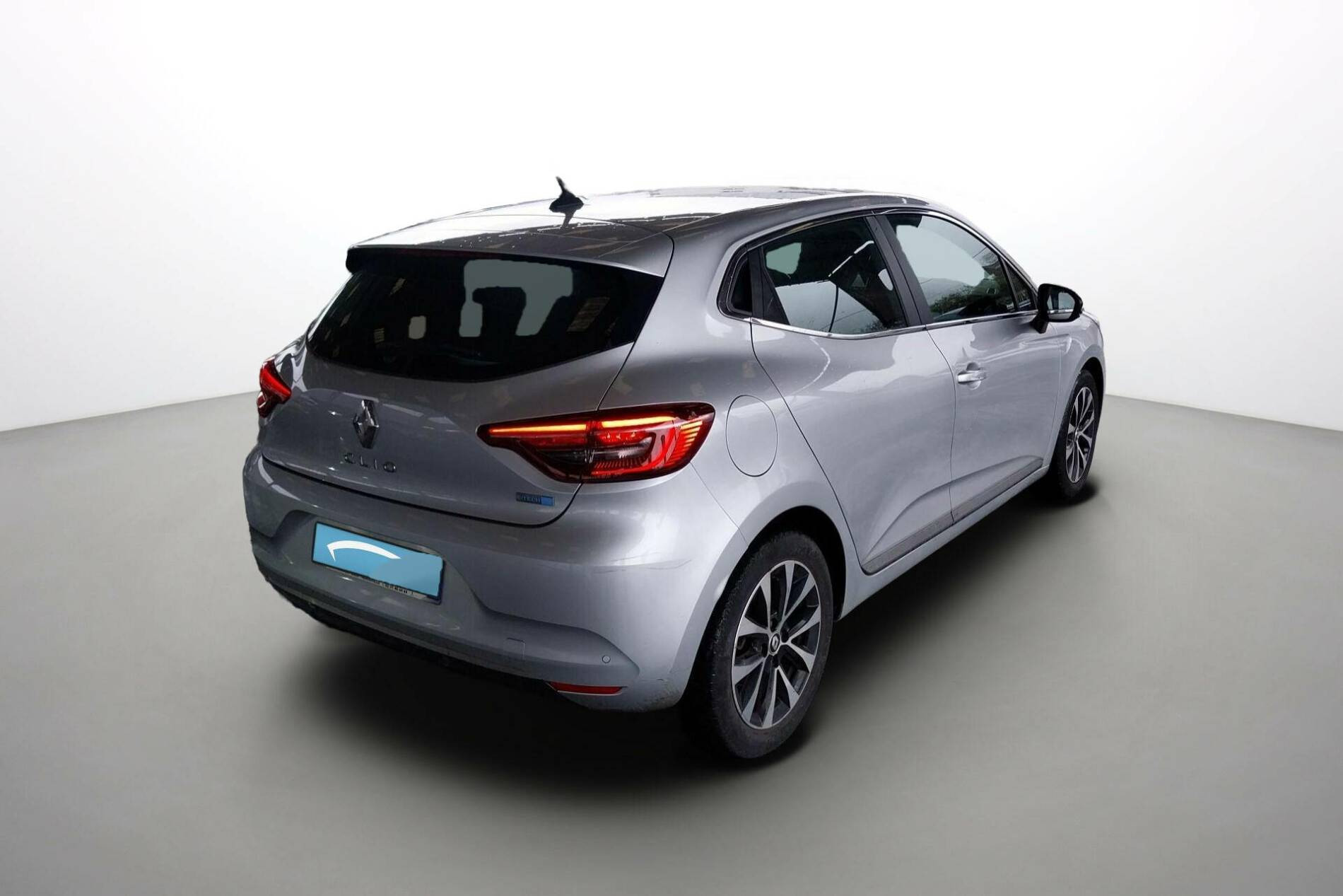 Vente en ligne Renault Clio 5 Clio E-Tech 140 - 21N au prix de 17 690 €