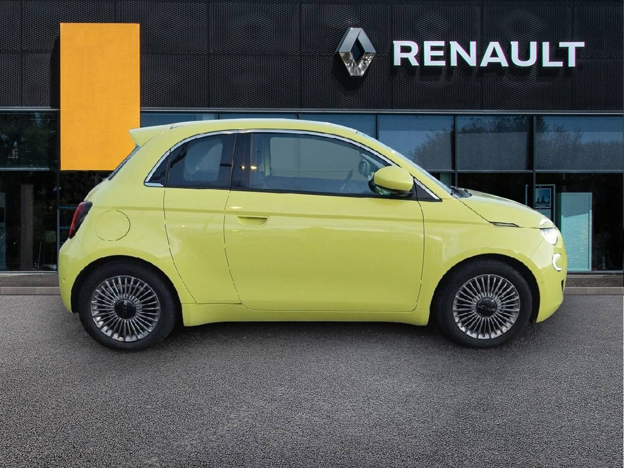 Vente en ligne Fiat 500e 3+1 500 3+1 e 95 ch au prix de 18 990 €