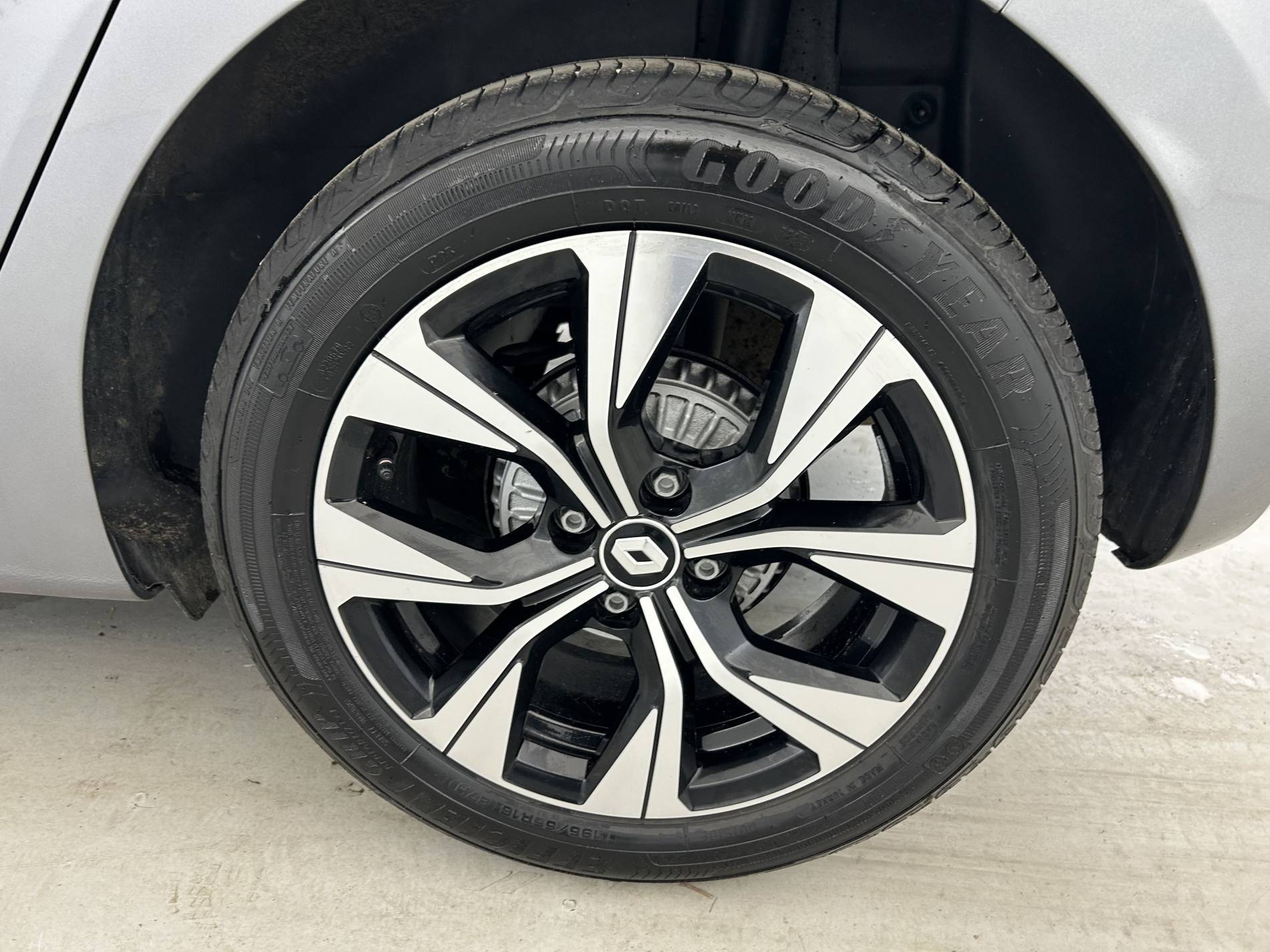 Vente en ligne Renault Clio 5 Clio TCe 90 au prix de 15 390 €