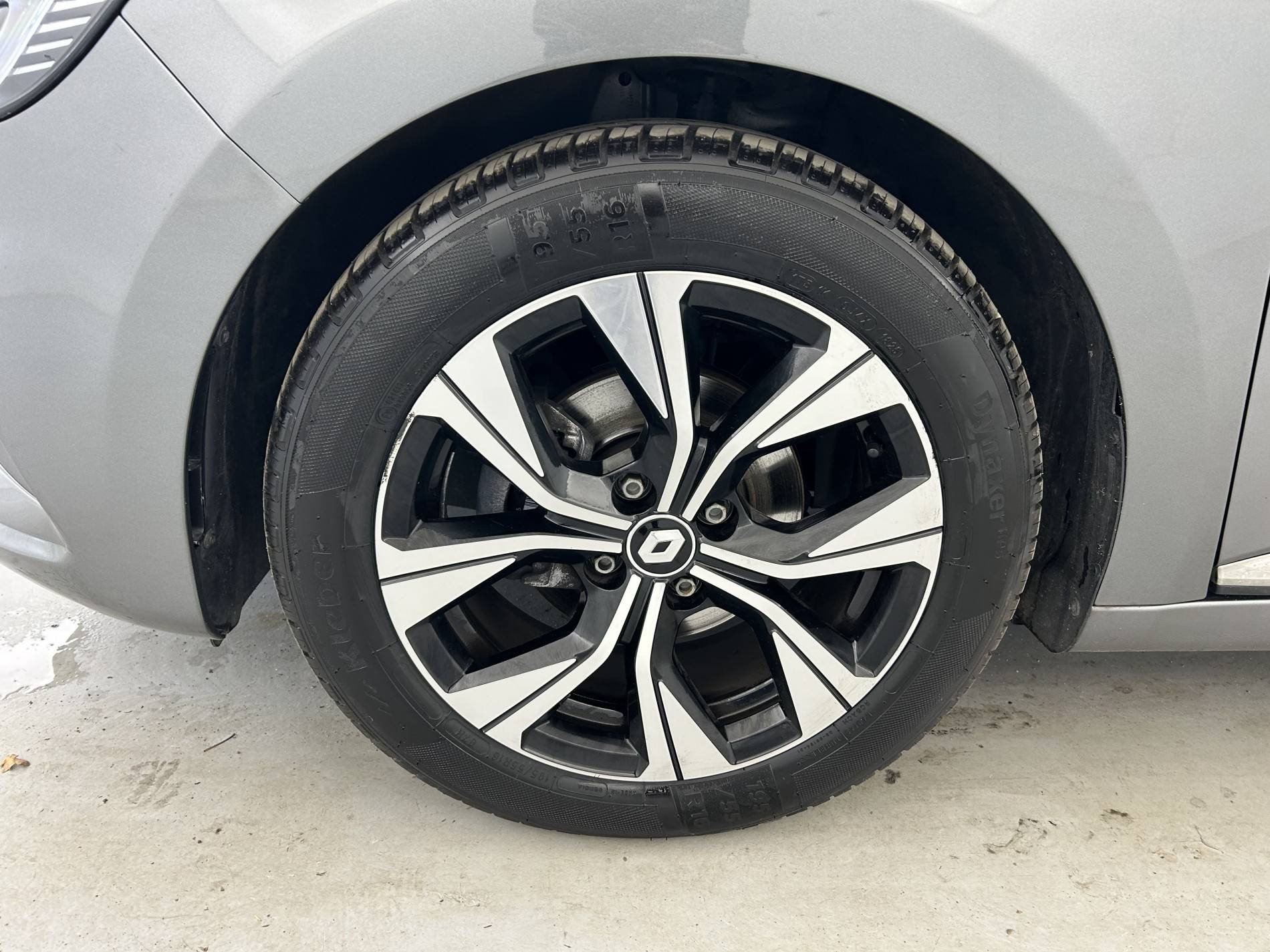 Vente en ligne Renault Clio 5 Clio TCe 90 au prix de 15 390 €