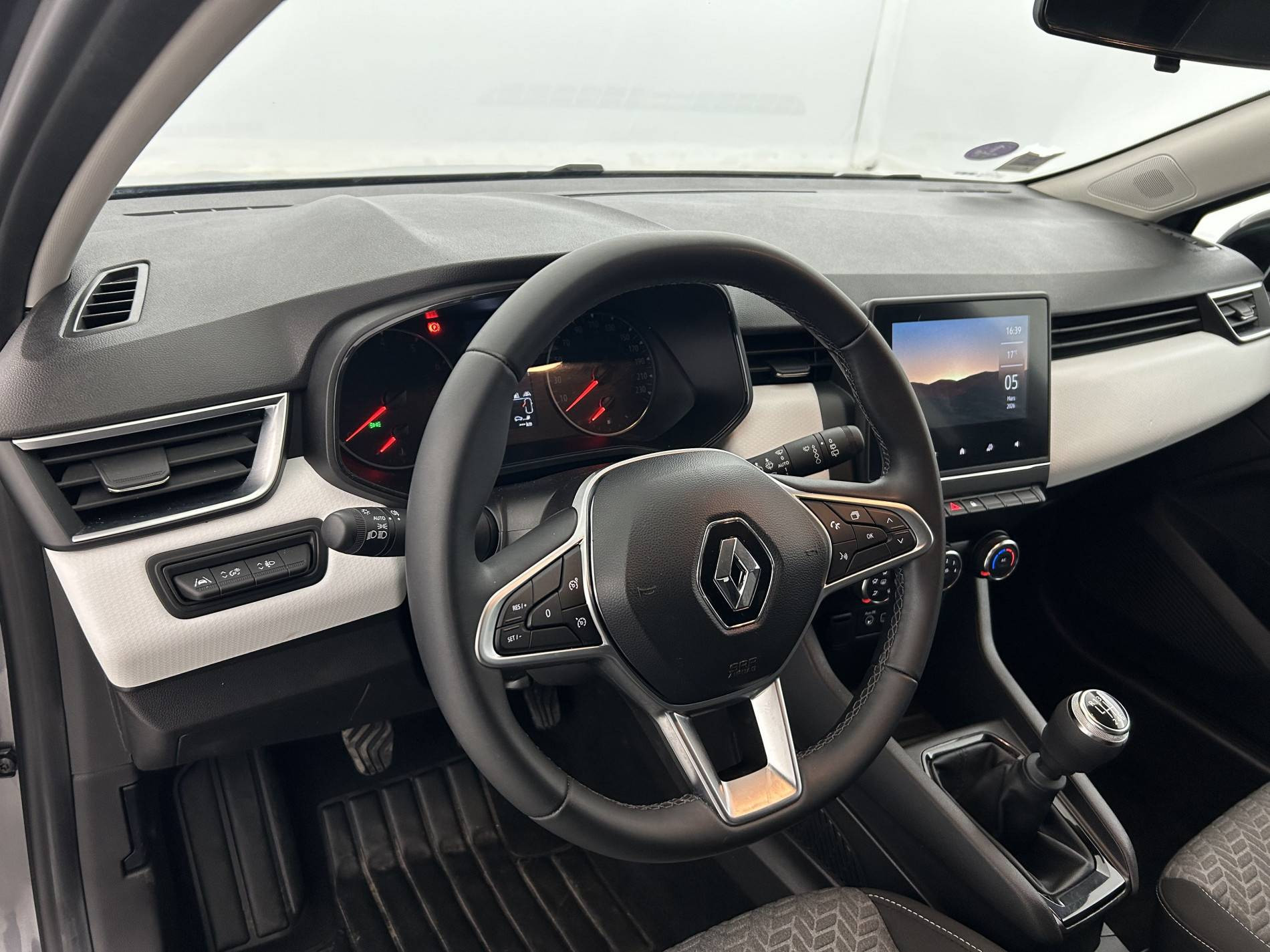 Vente en ligne Renault Clio 5 Clio TCe 90 au prix de 15 390 €