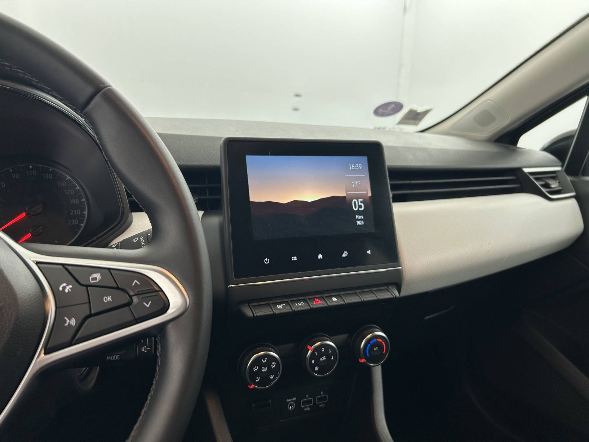 Vente en ligne Renault Clio 5 Clio TCe 90 au prix de 15 390 €