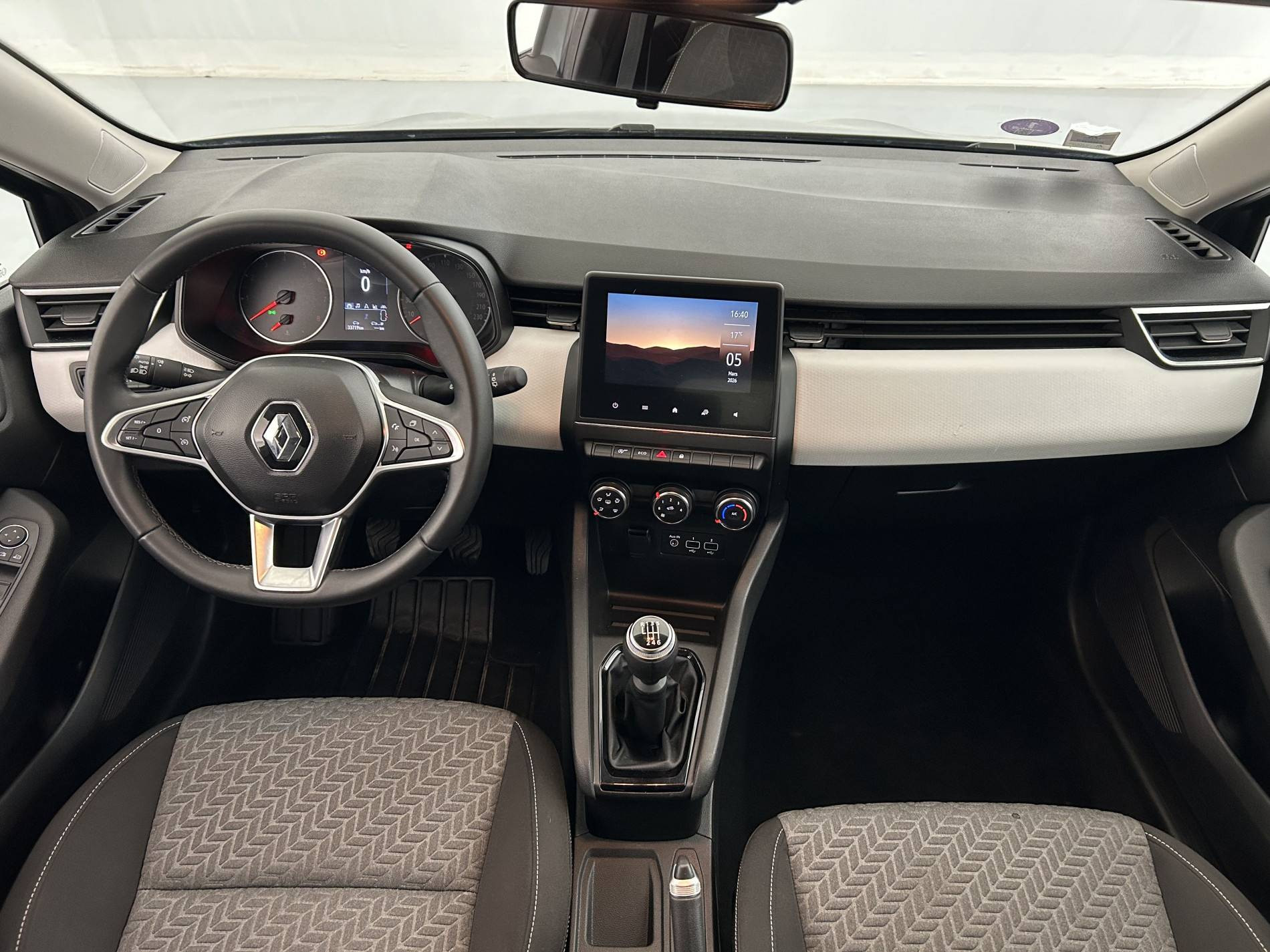 Vente en ligne Renault Clio 5 Clio TCe 90 au prix de 15 390 €