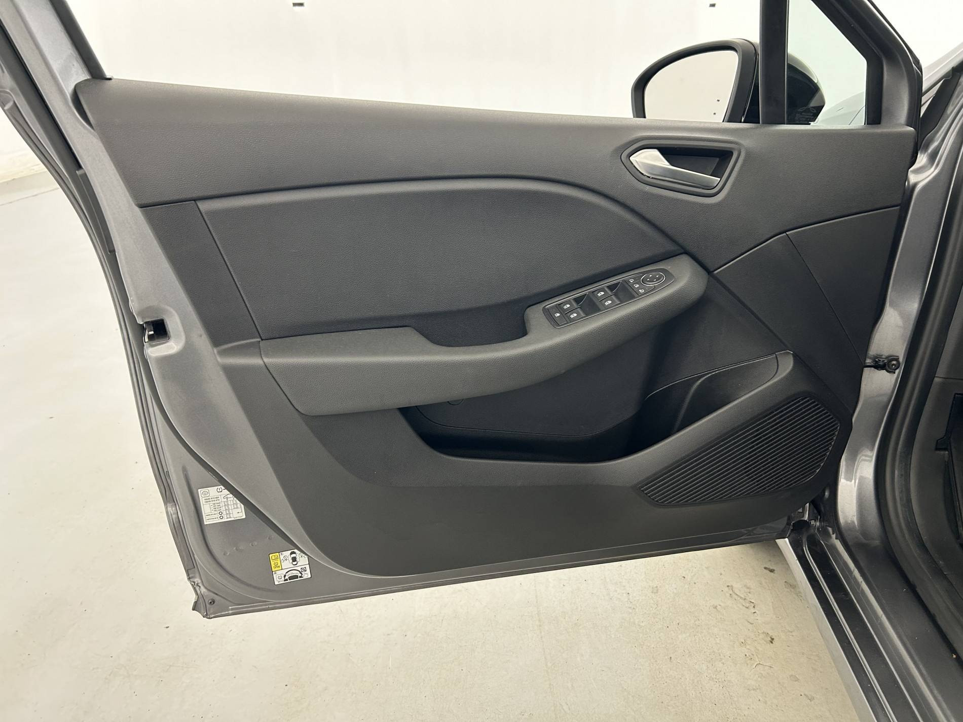 Vente en ligne Renault Clio 5 Clio TCe 90 au prix de 15 390 €