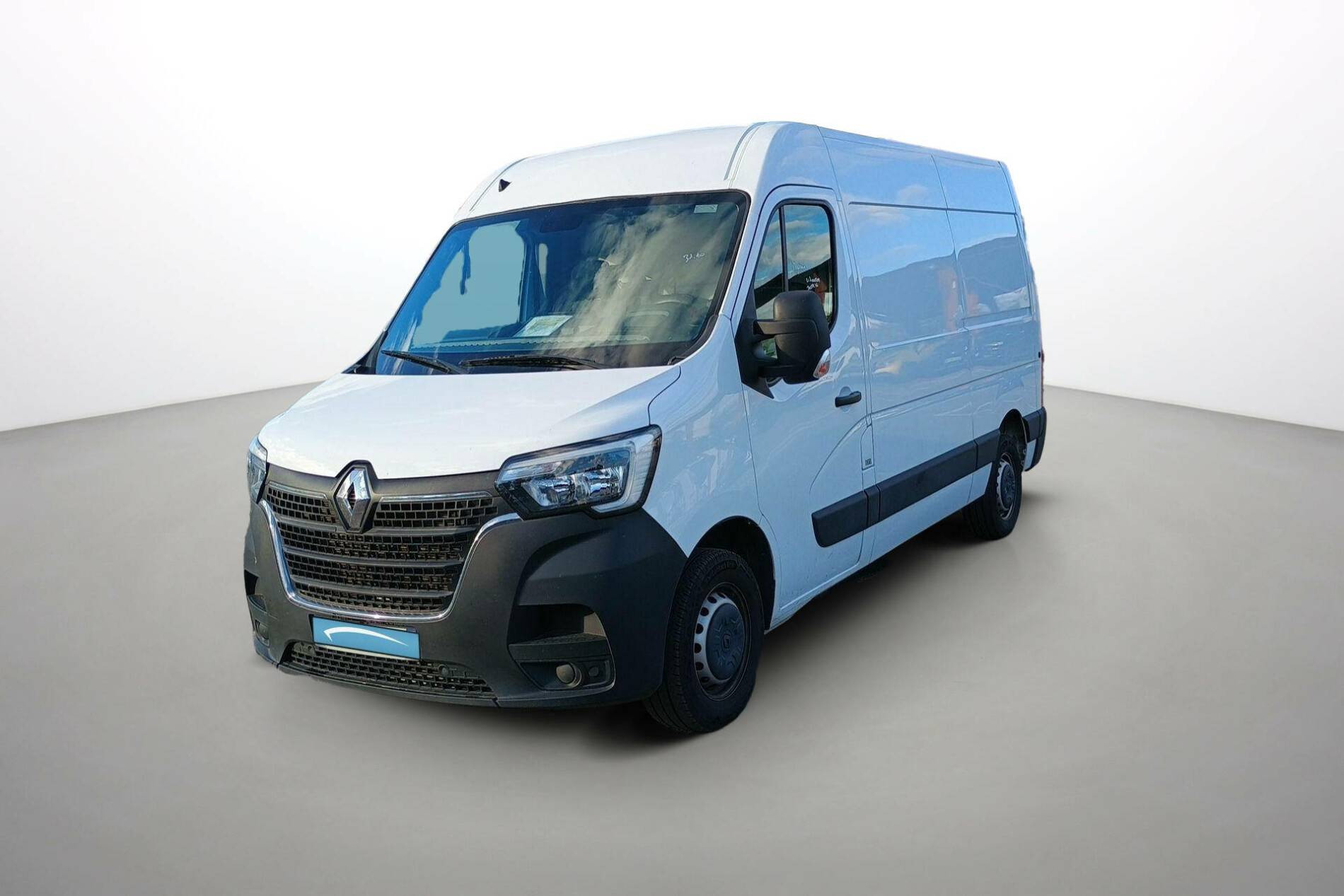 Vente en ligne Renault Master Fourgon MASTER FGN TRAC F3500 L2H2 BLUE DCI 135 au prix de 25 490 €