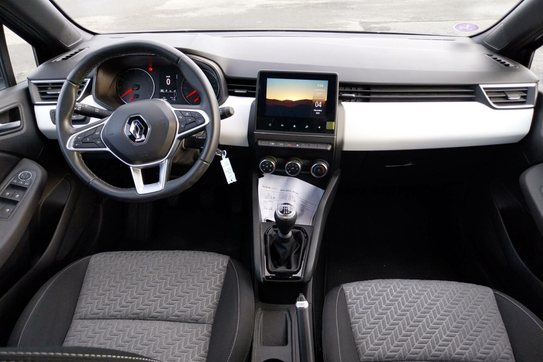 Vente en ligne Renault Clio 5 Clio TCe 90 - 21N au prix de 13 990 €