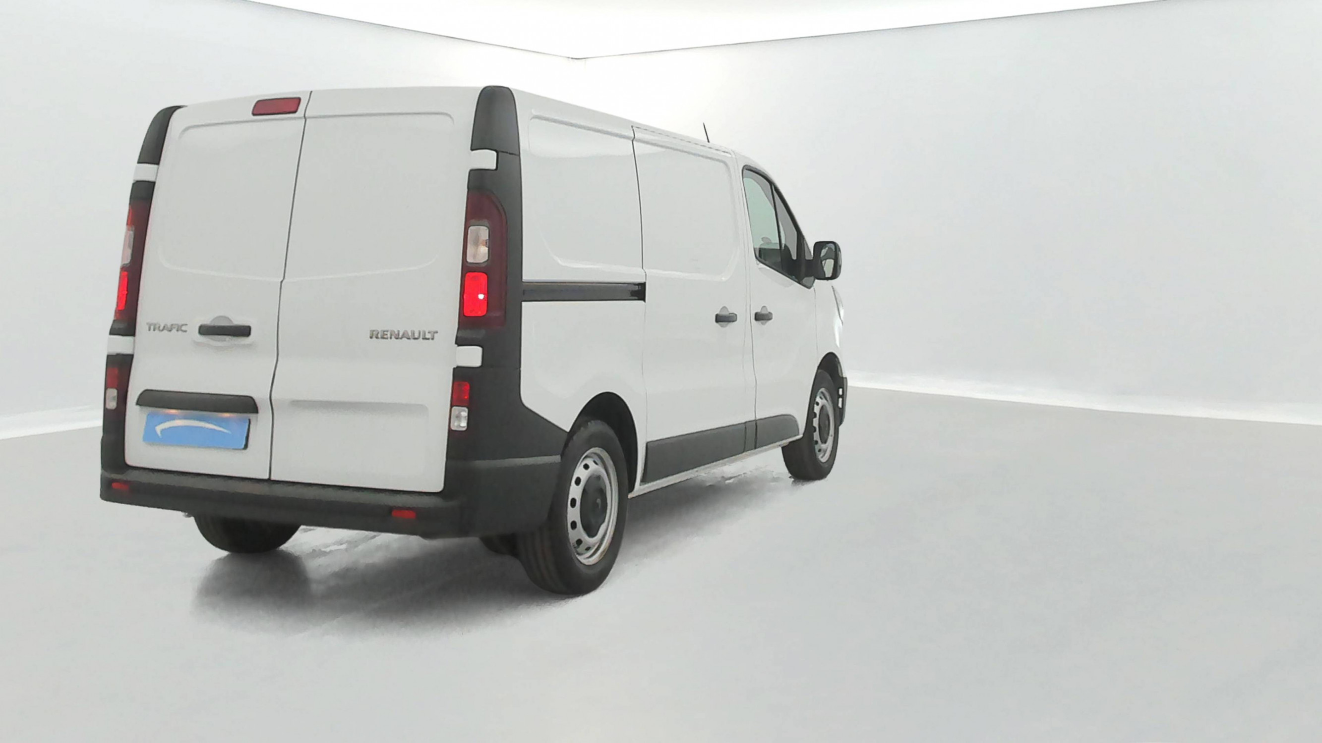Vente en ligne Renault Trafic 3 Fourgon TRAFIC FGN L1H1 3000 KG BLUE DCI 130 au prix de 26 990 €