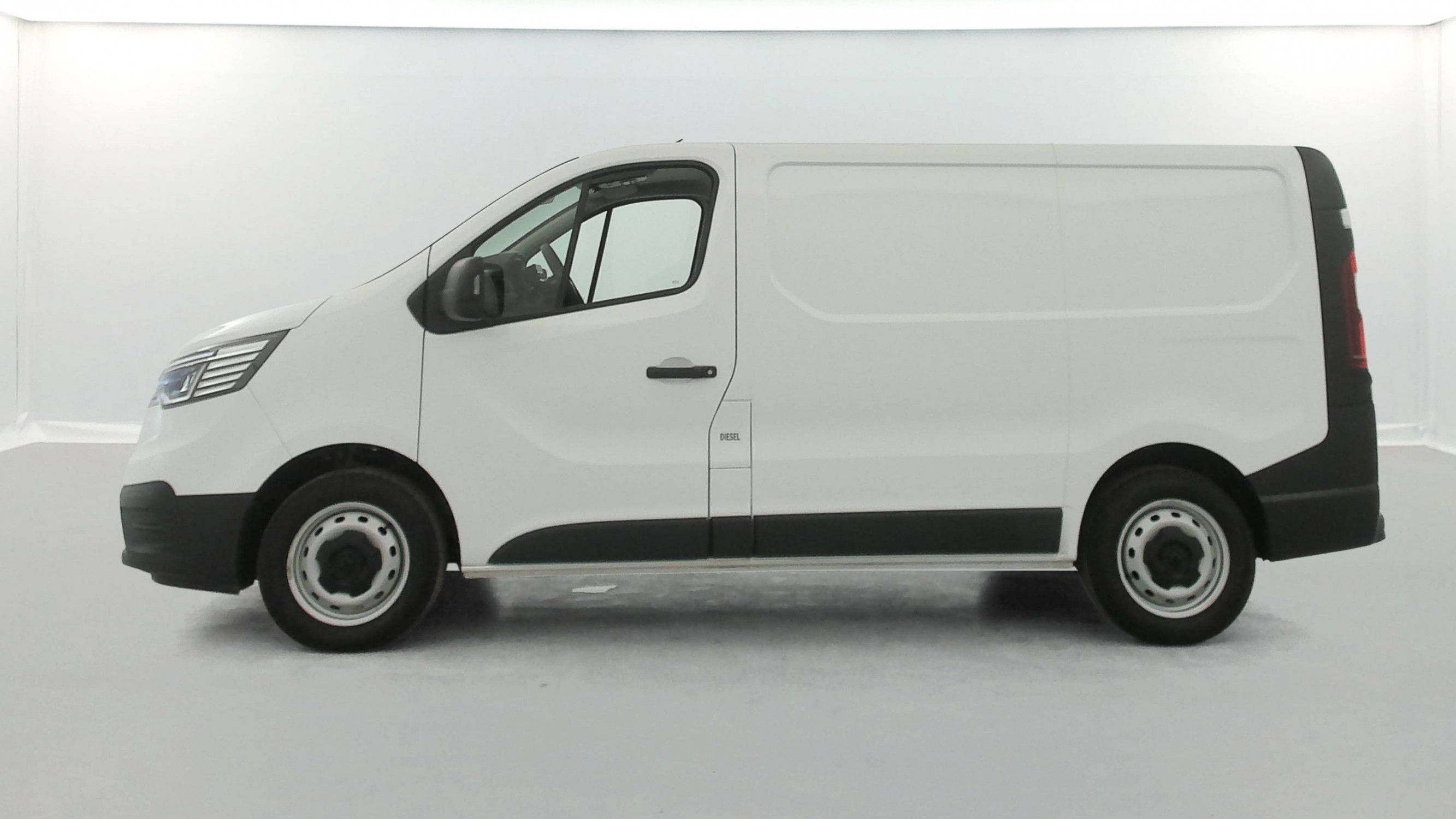 Vente en ligne Renault Trafic 3 Fourgon TRAFIC FGN L1H1 3000 KG BLUE DCI 130 au prix de 26 990 €