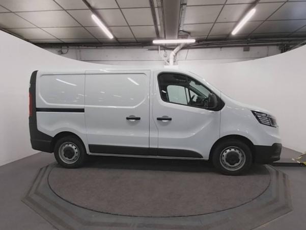 Vente en ligne Renault Trafic 3 Fourgon TRAFIC FGN L1H1 3000 KG BLUE DCI 130 au prix de 21 990 €