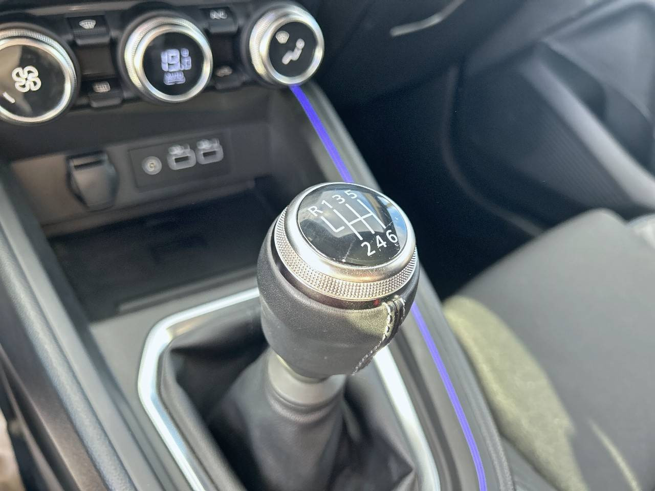 Vente en ligne Renault Clio 5 Clio TCe 90 au prix de 19 290 €