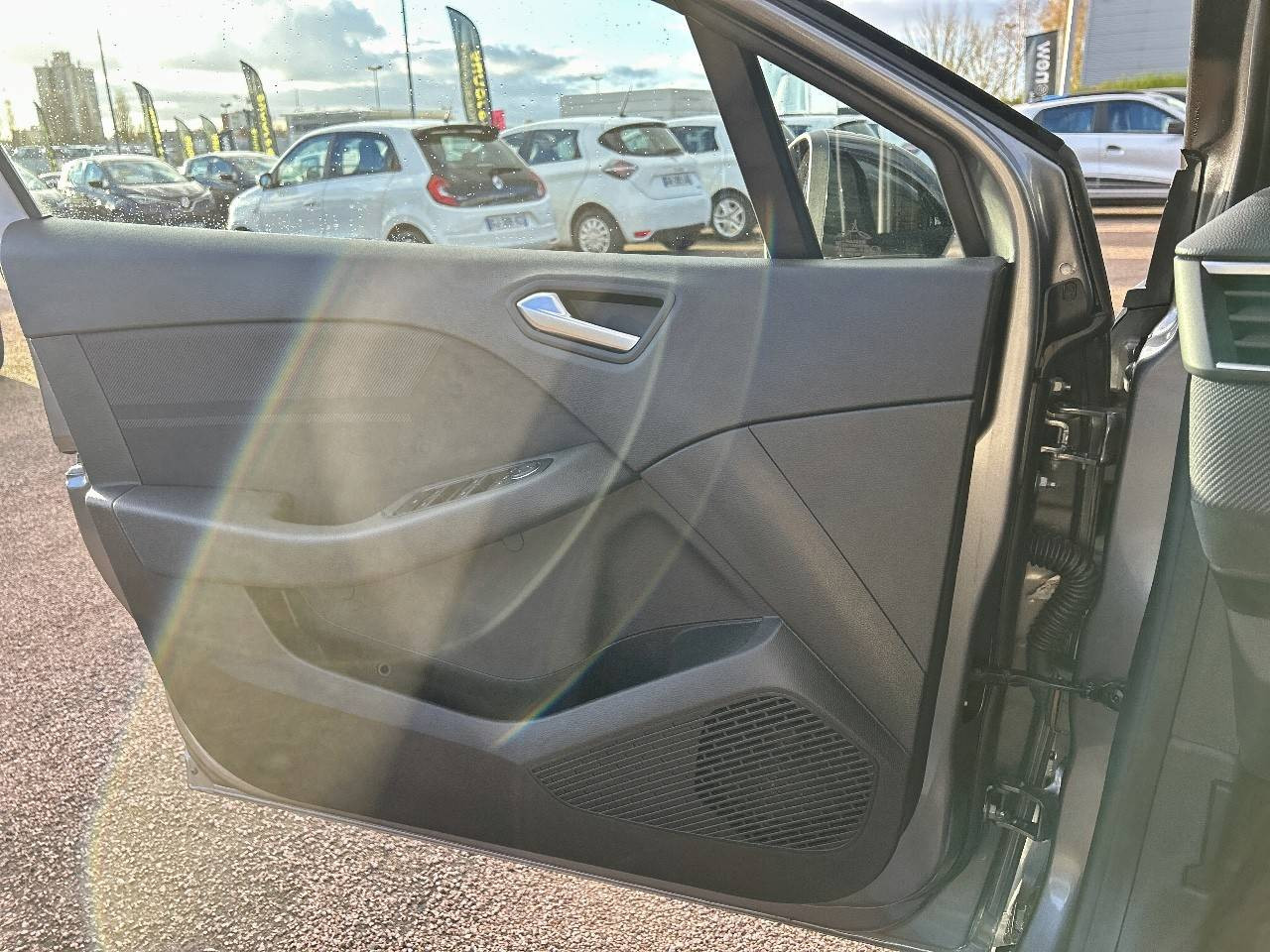 Vente en ligne Renault Clio 5 Clio TCe 90 au prix de 19 290 €