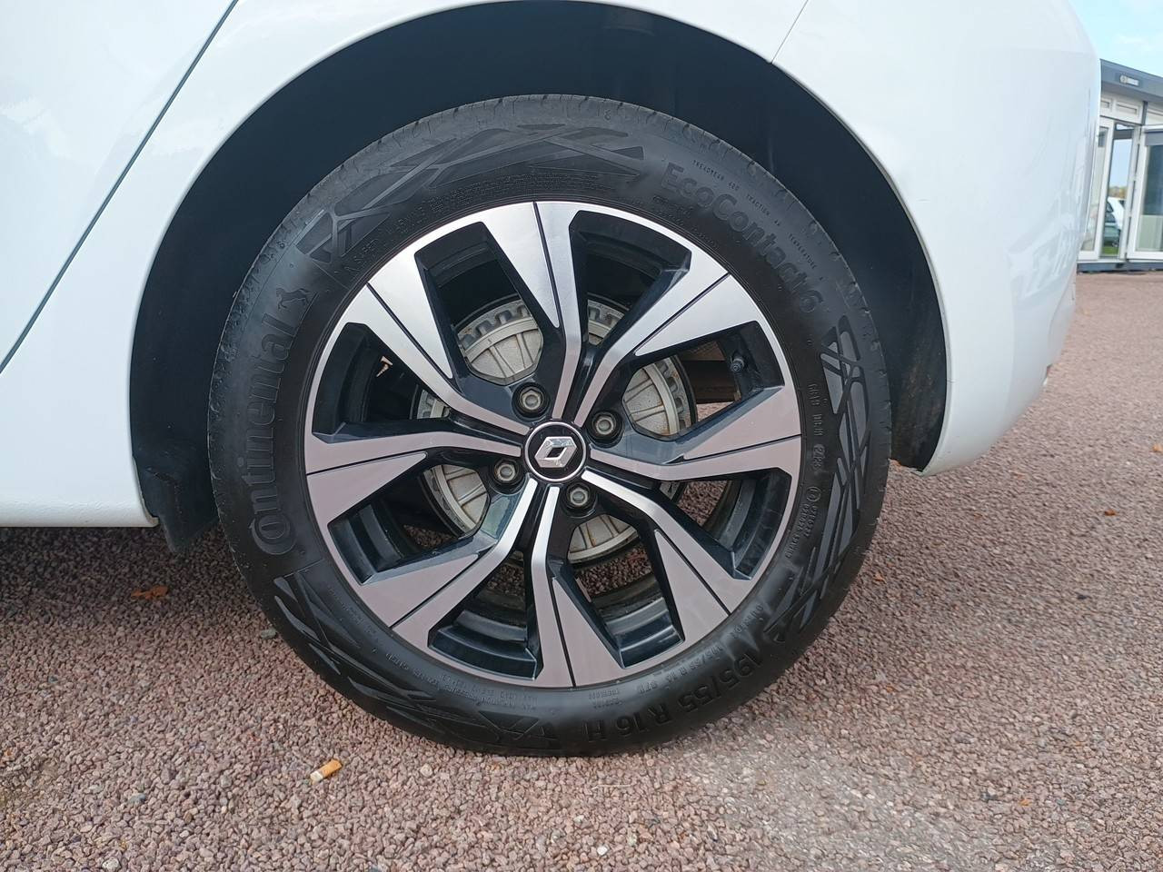 Vente en ligne Renault Clio 5 Clio Blue dCi 100 au prix de 15 490 €