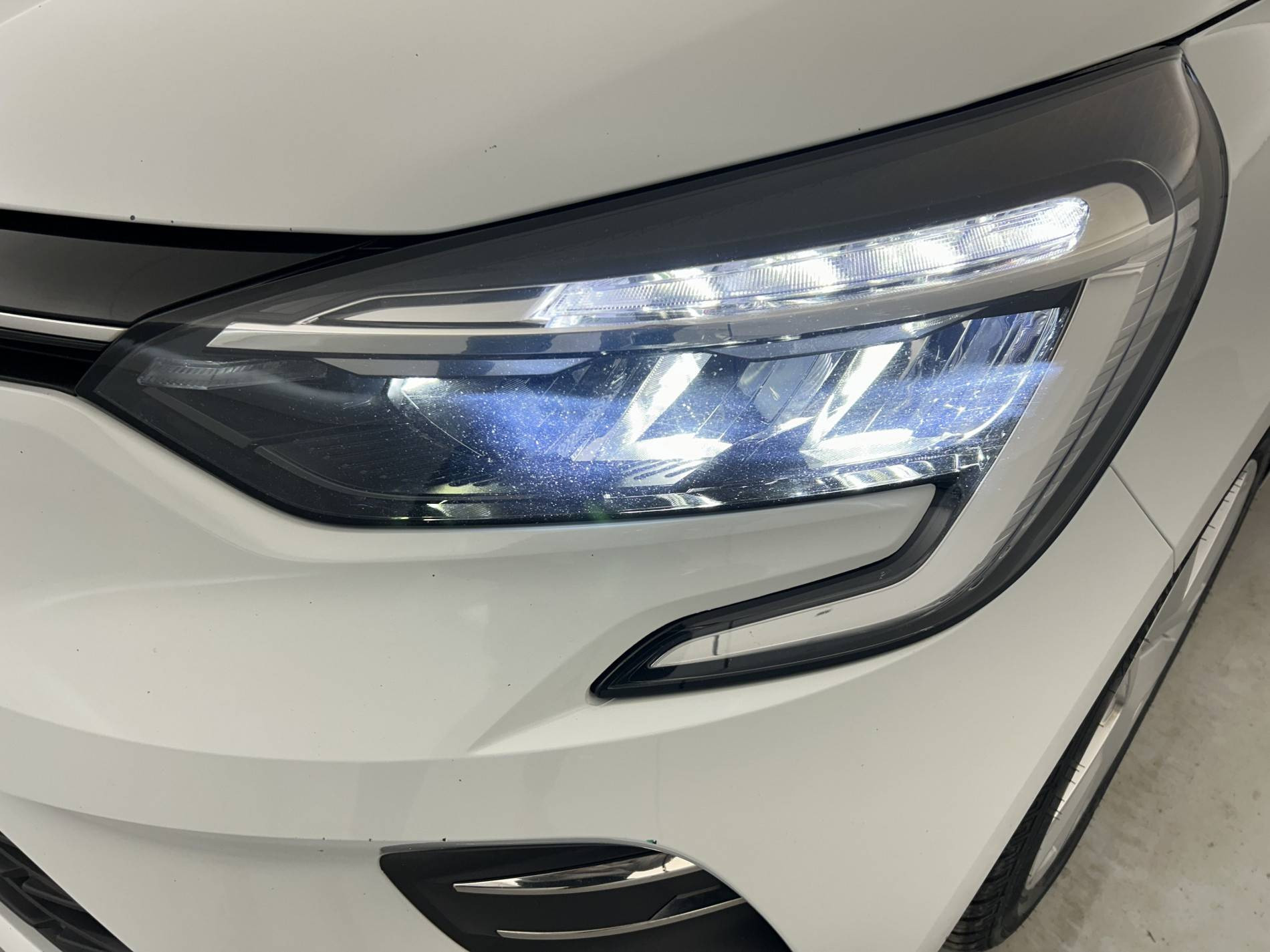 Vente en ligne Renault Clio 5 Clio TCe 90 - 21N au prix de 12 990 €