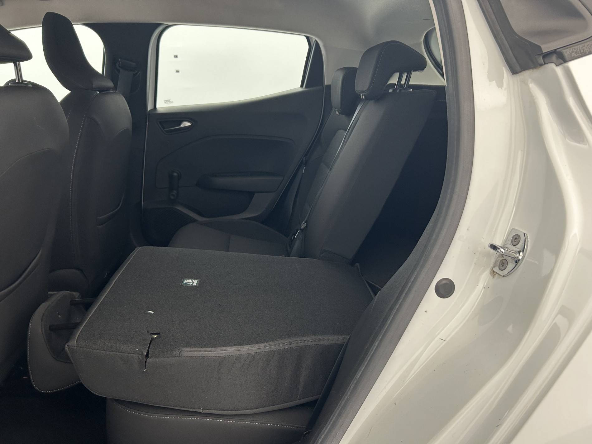 Vente en ligne Renault Clio 5 Clio TCe 90 - 21N au prix de 12 990 €