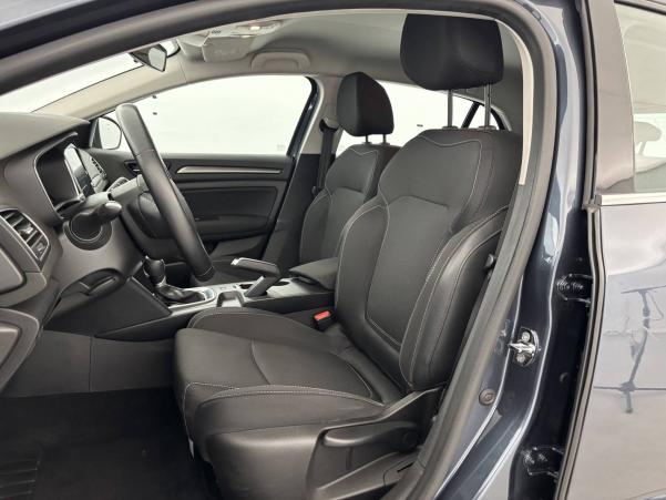 Vente en ligne Renault Megane 4 Mégane IV Berline Blue dCi 115 EDC - 21B au prix de 15 990 €