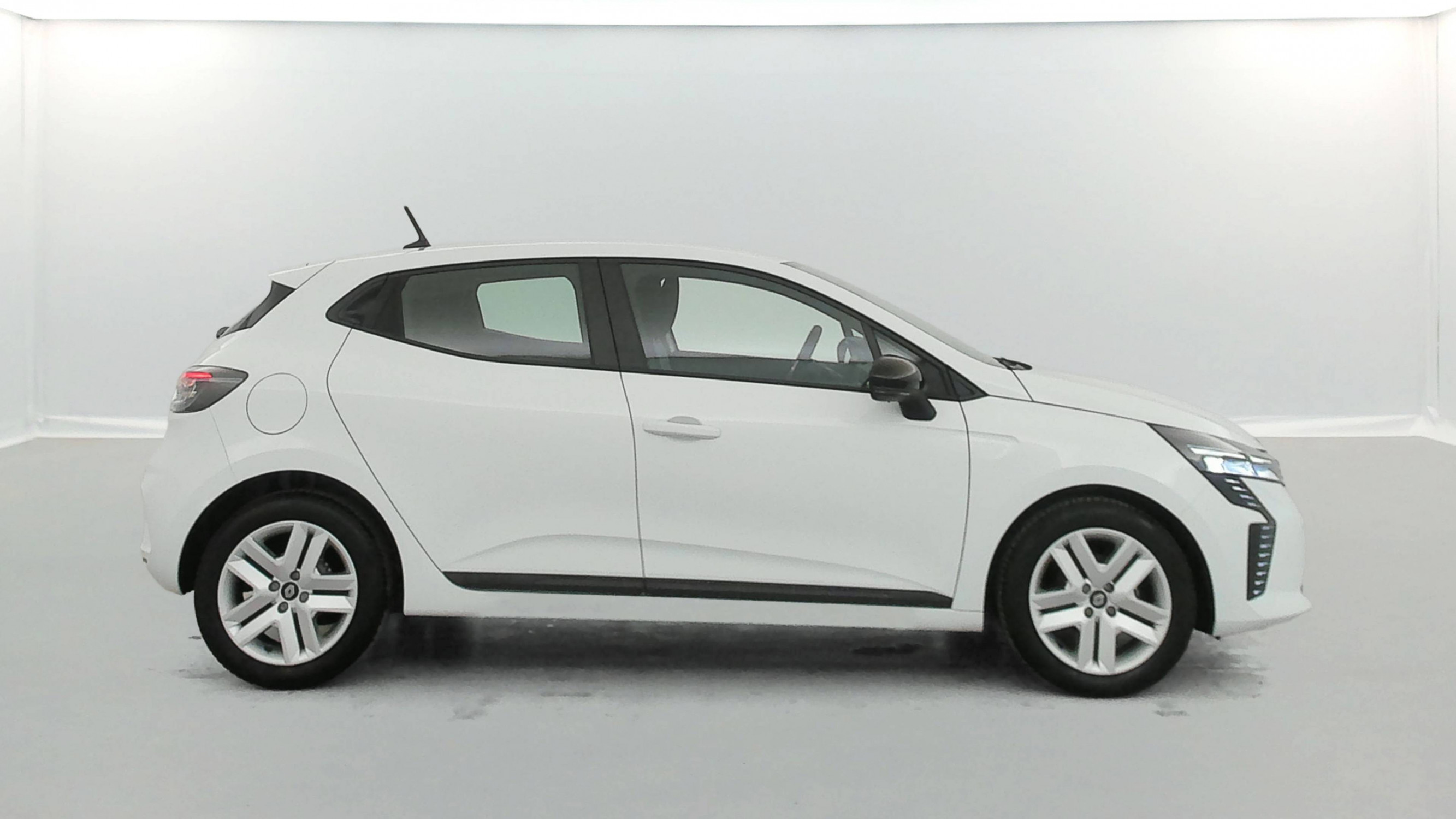 Vente en ligne Renault Clio 5 Clio SCe 65 ch GSR2 au prix de 15 290 €