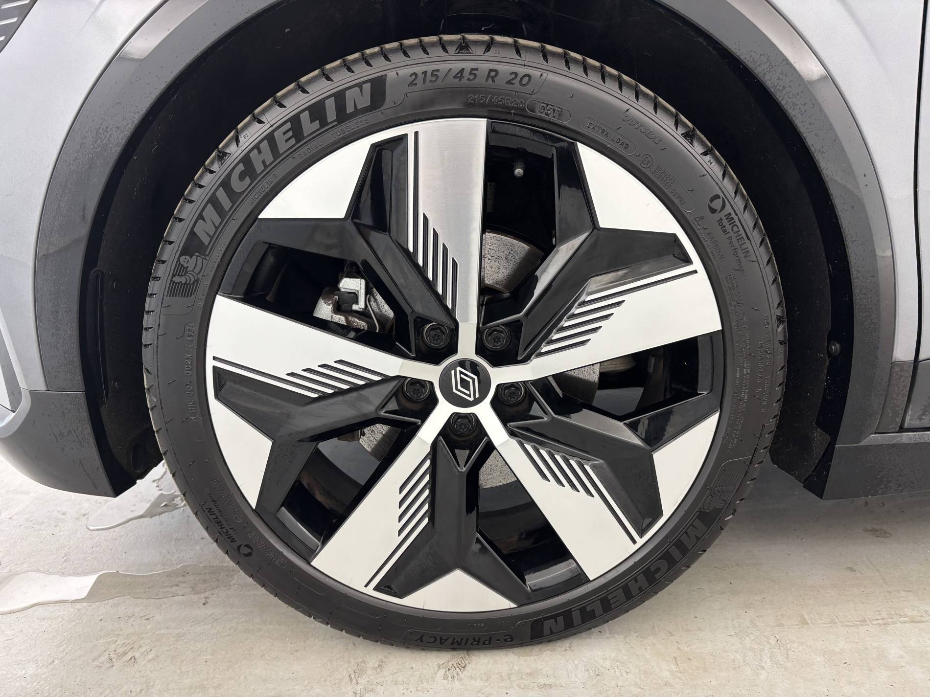 Vente en ligne Renault Megane E-Tech  EV40 130ch standard charge au prix de 18 990 €