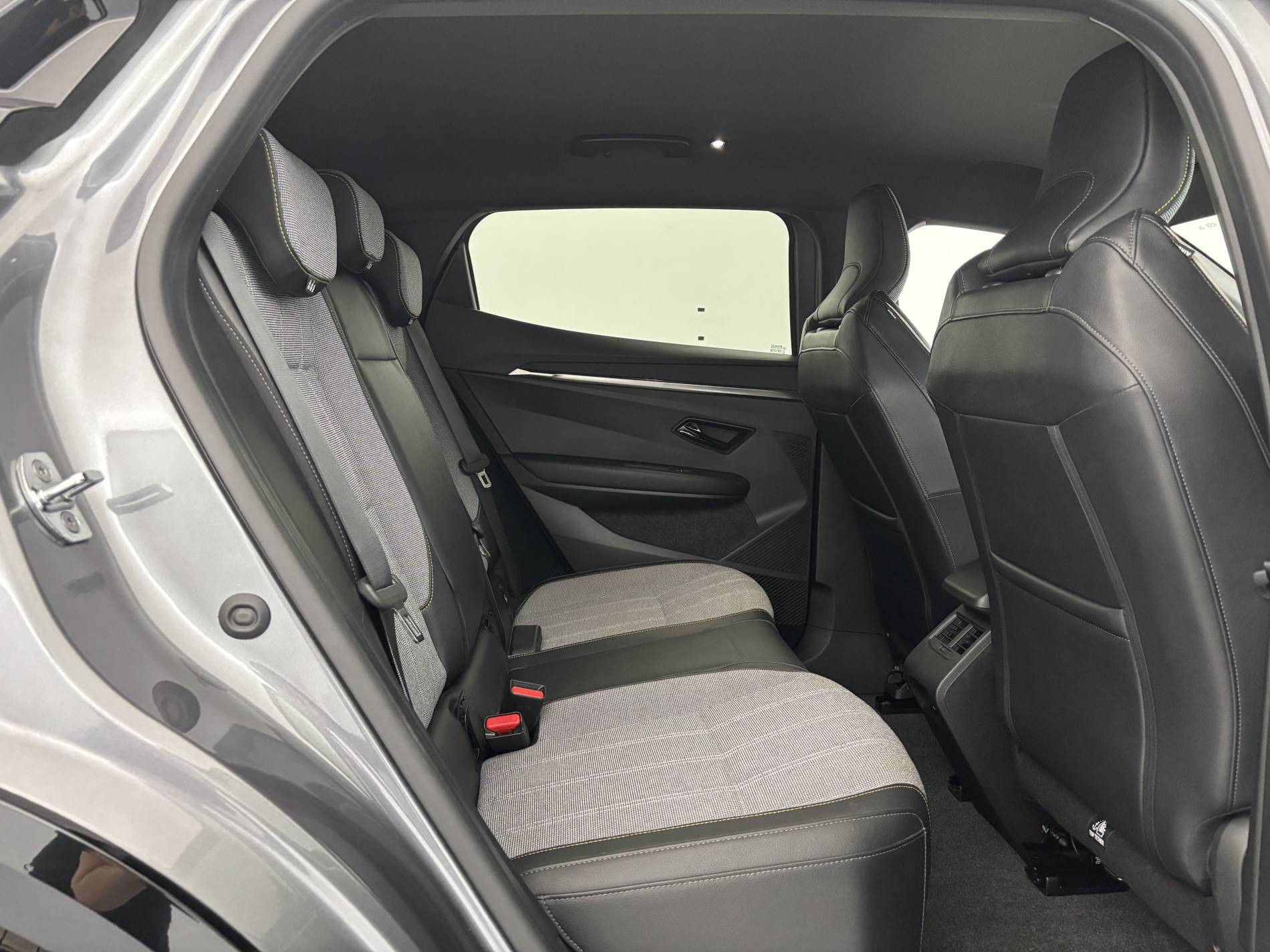 Vente en ligne Renault Megane E-Tech  EV40 130ch standard charge au prix de 18 990 €