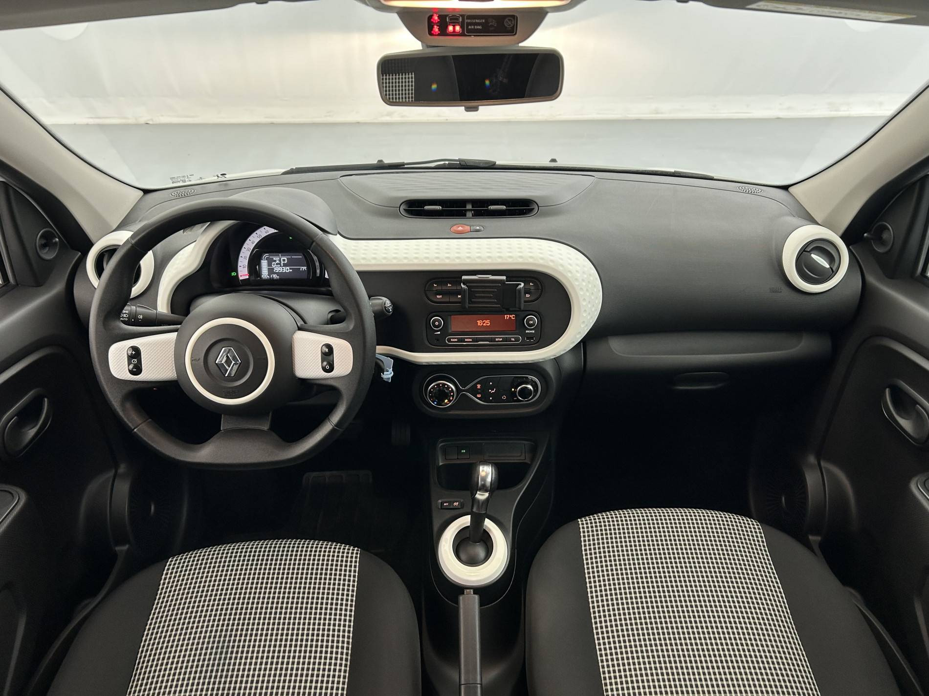 Vente en ligne Renault Twingo Electrique Twingo III E-Tech au prix de 10 990 €
