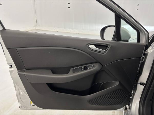 Vente en ligne Renault Clio 5 Clio E-Tech 140 au prix de 13 490 €