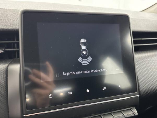 Vente en ligne Renault Clio 5 Clio E-Tech 140 au prix de 13 490 €