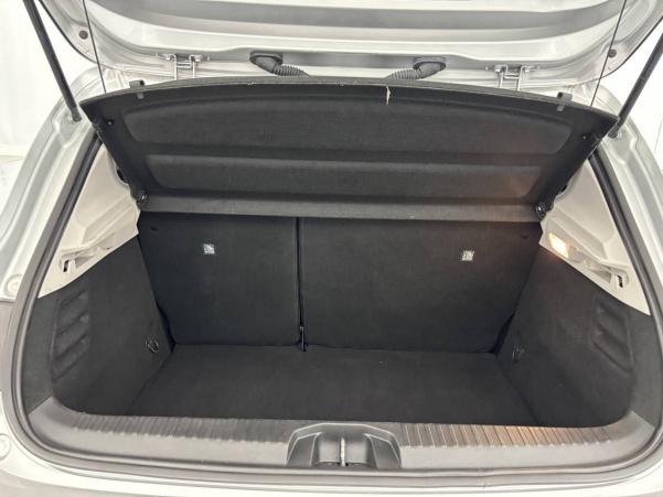 Vente en ligne Renault Clio 5 Clio E-Tech 140 au prix de 13 490 €