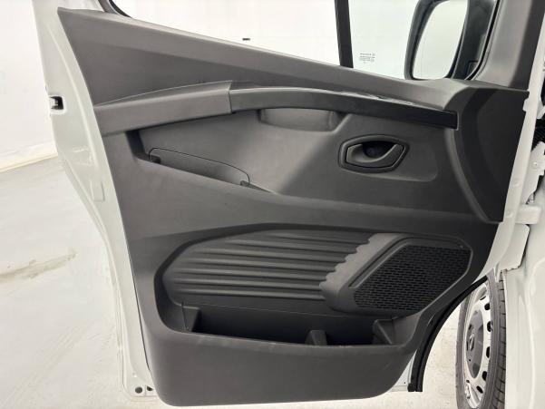 Vente en ligne Renault Trafic 3 Fourgon TRAFIC FGN L1H1 3000 KG BLUE DCI 130 au prix de 23 990 €
