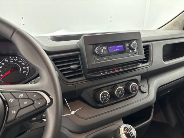 Vente en ligne Renault Trafic 3 Fourgon TRAFIC FGN L1H1 3000 KG BLUE DCI 130 au prix de 23 990 €