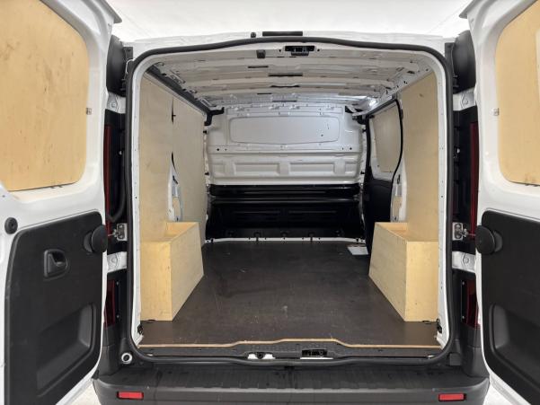 Vente en ligne Renault Trafic 3 Fourgon TRAFIC FGN L1H1 3000 KG BLUE DCI 130 au prix de 23 990 €