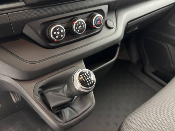 Vente en ligne Renault Trafic 3 Fourgon TRAFIC FGN L1H1 3000 KG BLUE DCI 130 au prix de 23 990 €
