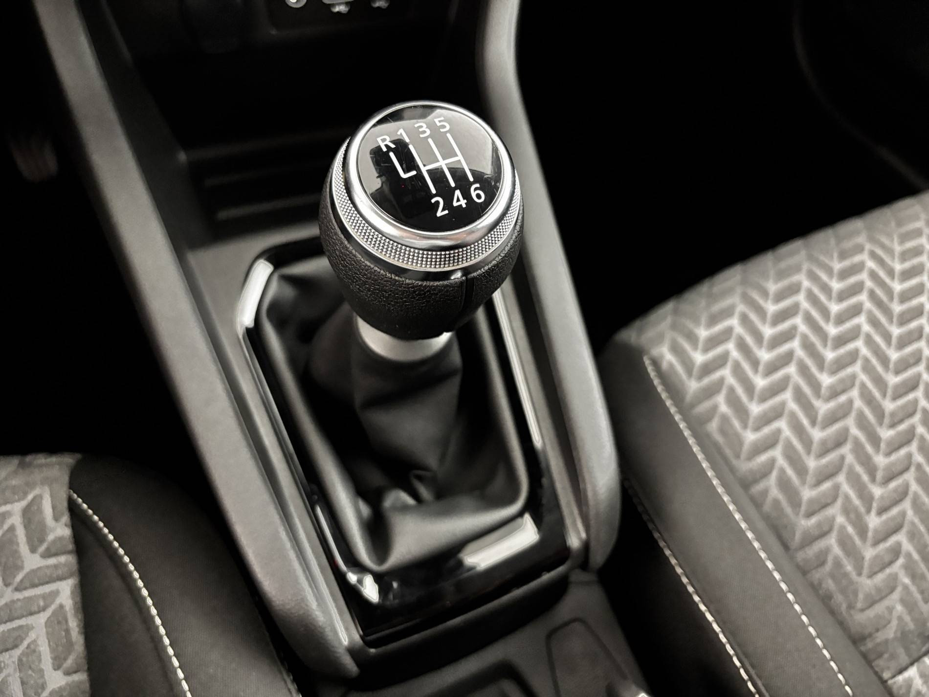 Vente en ligne Renault Clio 5 Clio TCe 90 au prix de 15 990 €