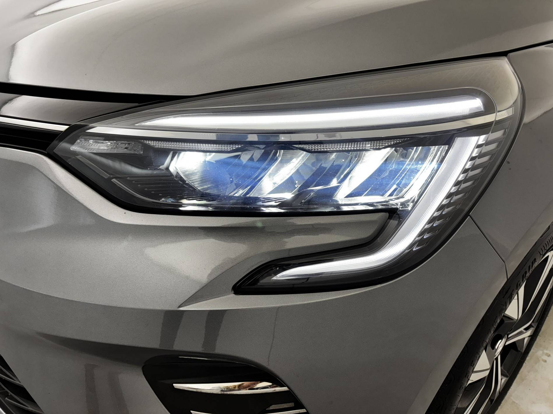 Vente en ligne Renault Clio 5 Clio TCe 90 au prix de 15 990 €