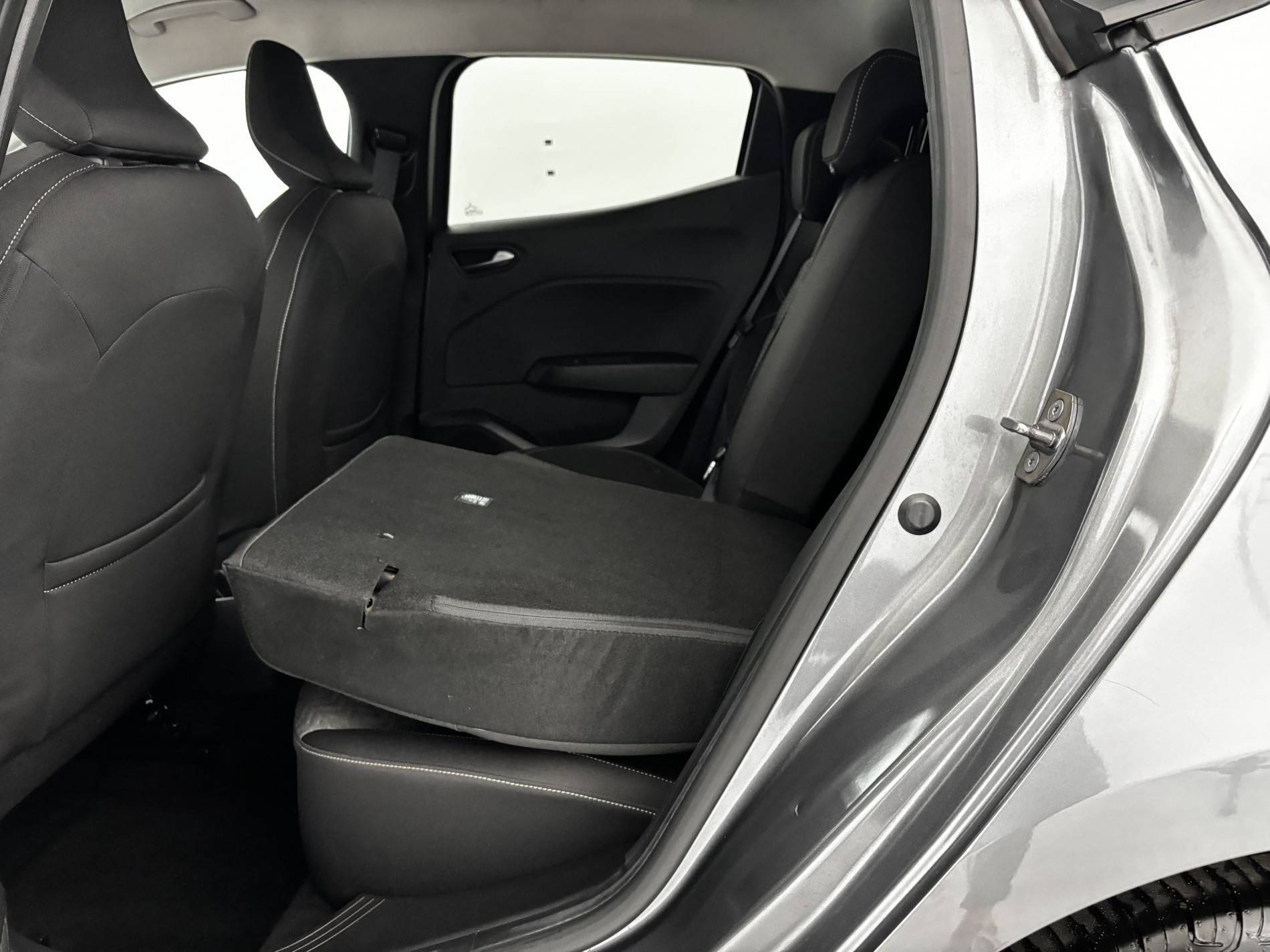 Vente en ligne Renault Clio 5 Clio TCe 90 au prix de 15 990 €