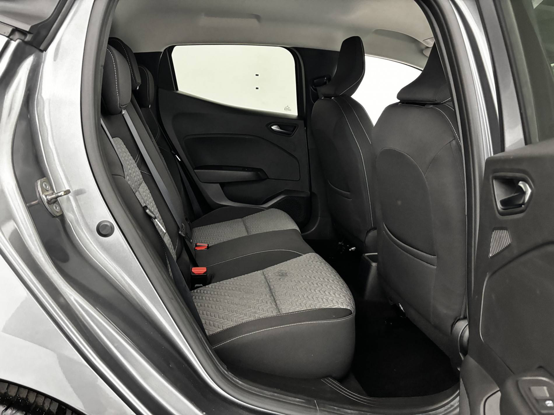 Vente en ligne Renault Clio 5 Clio TCe 90 au prix de 15 990 €