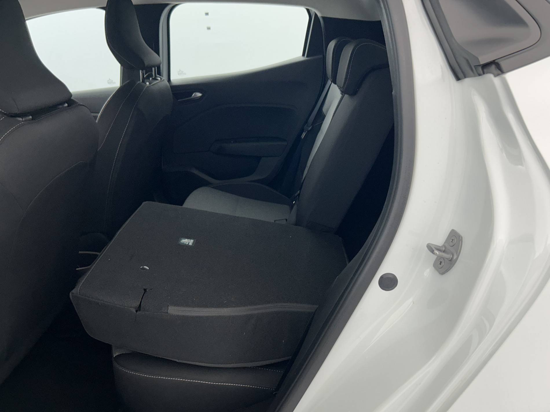 Vente en ligne Renault Clio 5 Clio Blue dCi 100 ch GSR2 au prix de 18 890 €