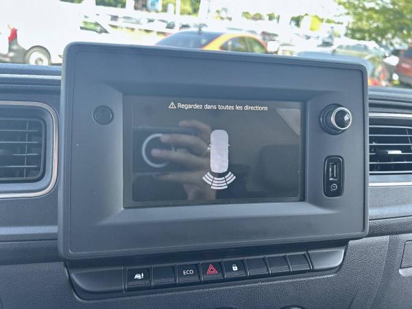 Vente en ligne Renault Master Fourgon MASTER FGN TRAC F3500 L2H2 DCI 135 au prix de 19 990 €