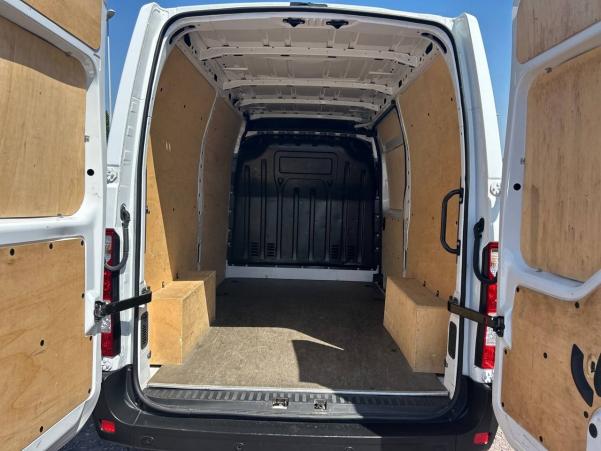 Vente en ligne Renault Master Fourgon MASTER FGN TRAC F3500 L2H2 DCI 135 au prix de 19 990 €