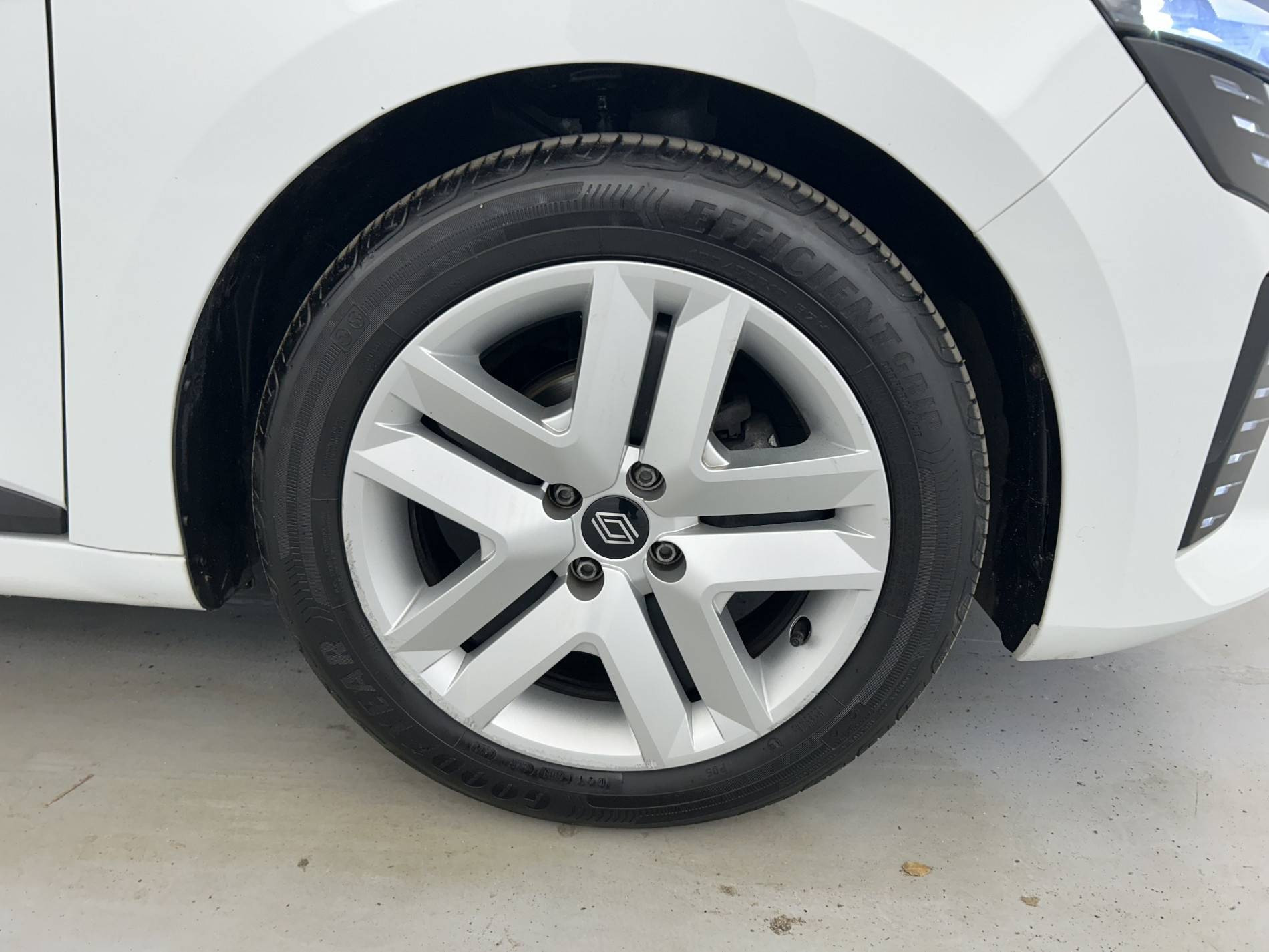 Vente en ligne Renault Clio 5 Clio TCe 90 au prix de 14 990 €